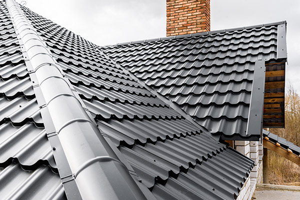 The Top Metal Roofing Pros and Cons for Minnesota Homes